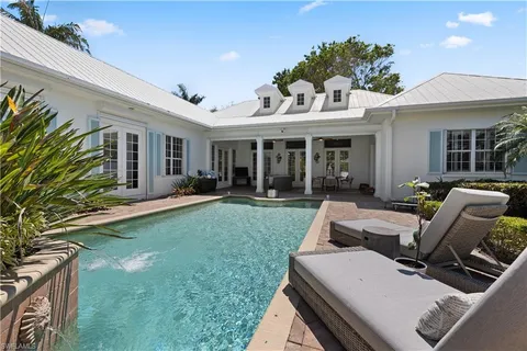 $3,249,000 | 505 Harbour Drive, Naples, FL 34103