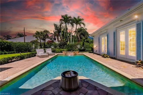 $3,249,000 | 505 Harbour Drive, Naples, FL 34103