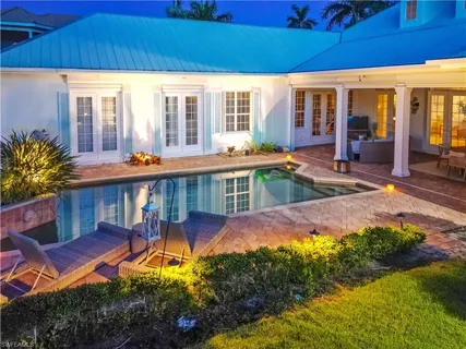 $3,249,000 | 505 Harbour Drive, Naples, FL 34103