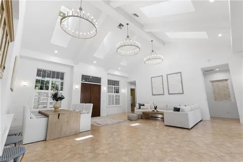 $3,249,000 | 505 Harbour Drive, Naples, FL 34103