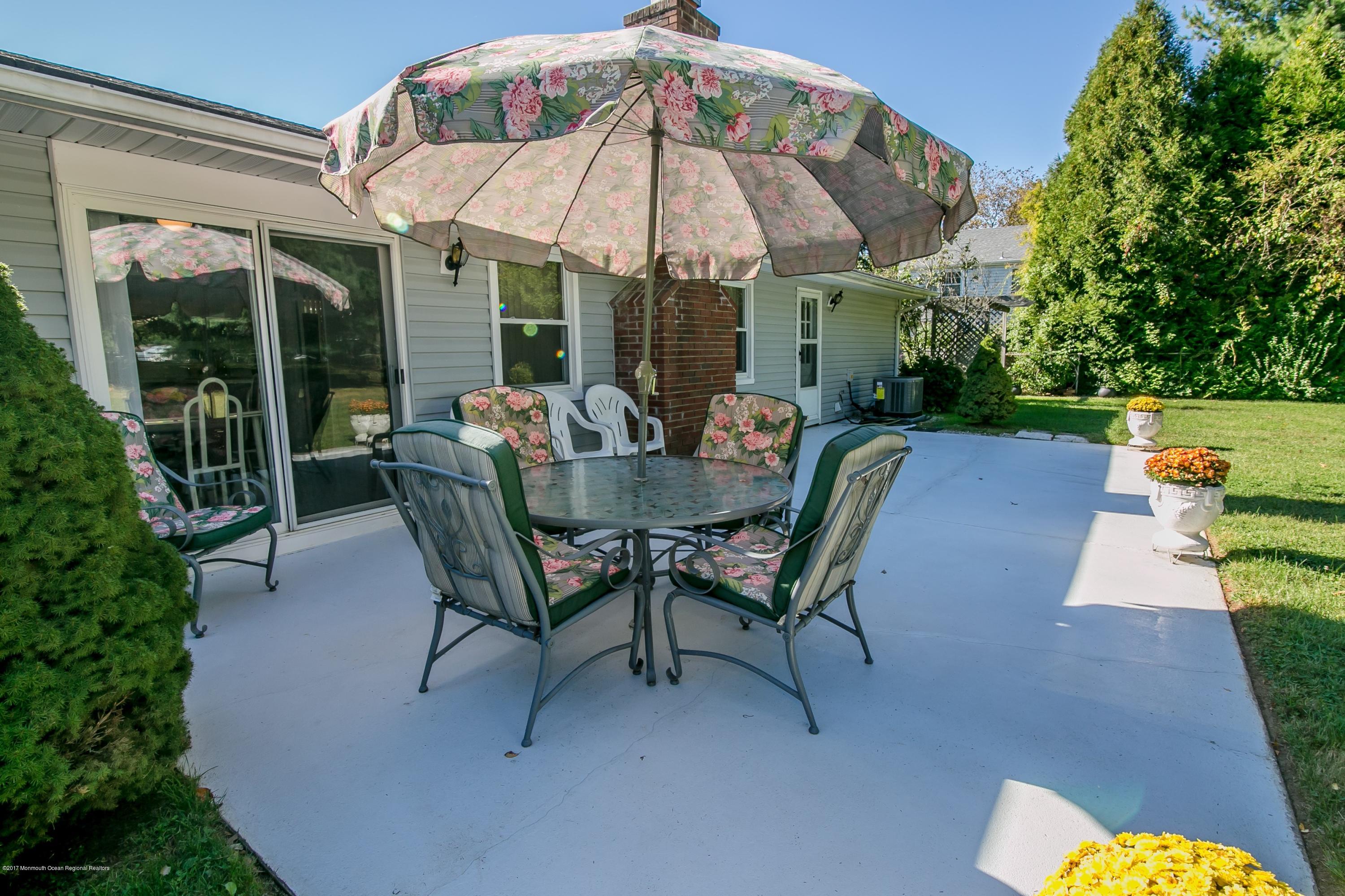 24 Collingwood Road Marlboro, NJ 07746 - Photo 7 of 25 Patio
