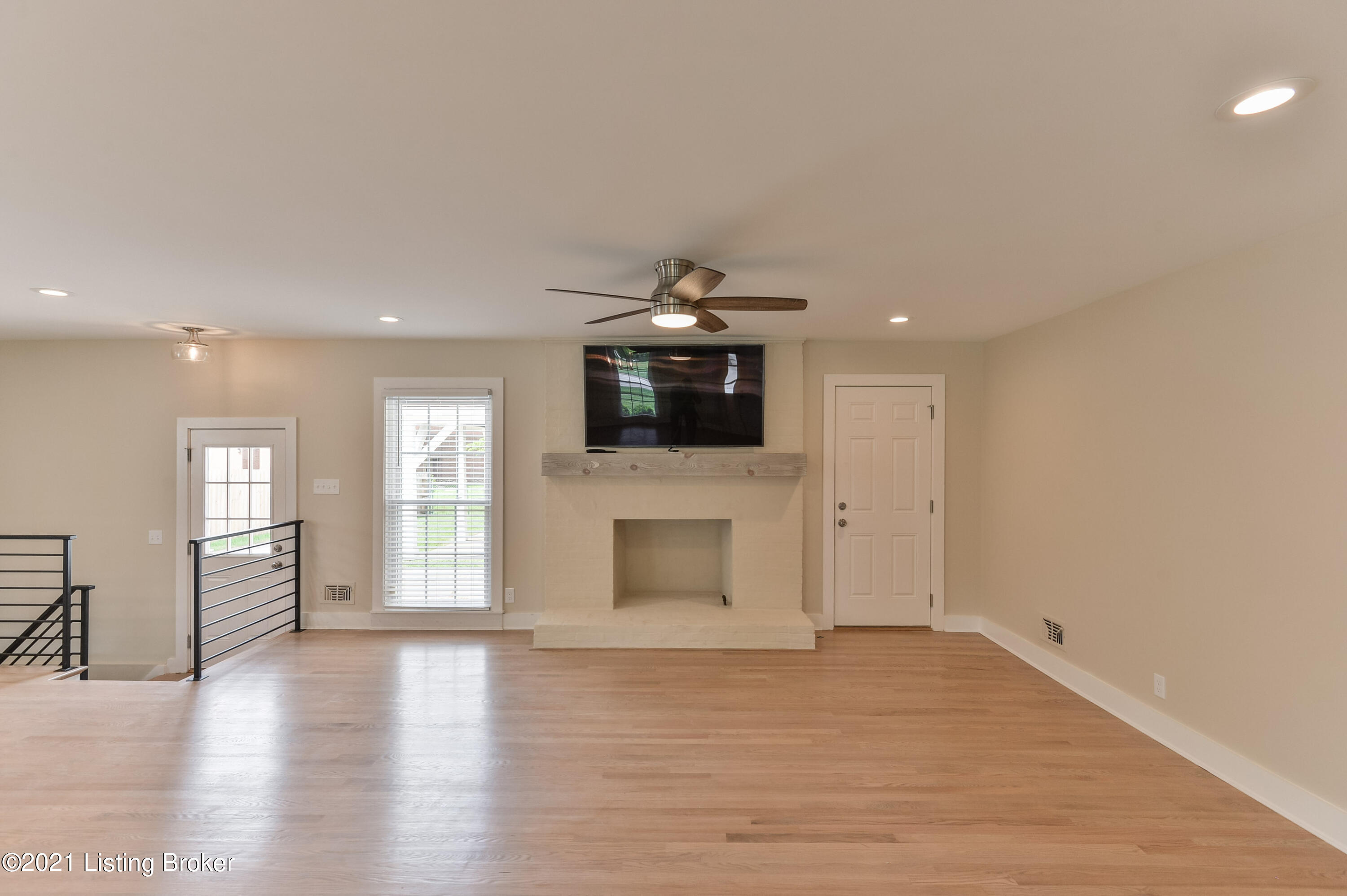 2406 Hayward Road Louisville, KY 40242 - Photo 8 of 53 017 - 20200701 5763