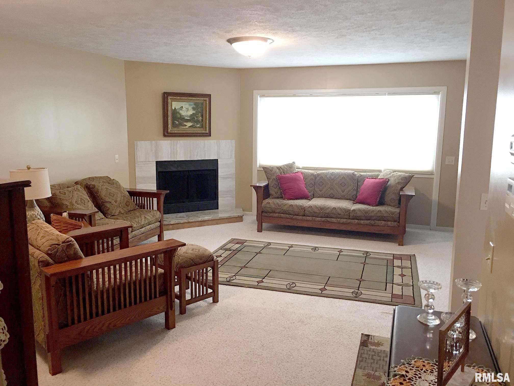 93 Country Place Springfield, IL 62703 - Photo 11 of 47