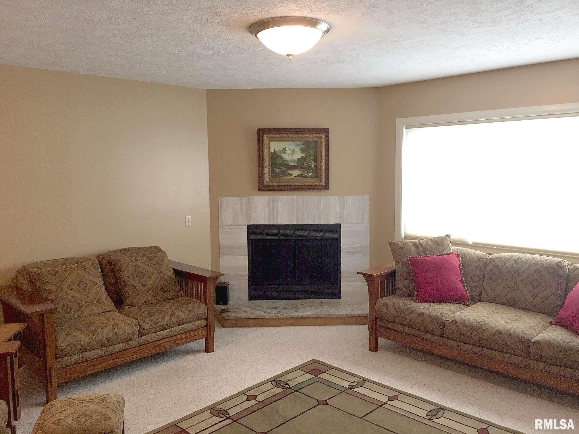 93 Country Place Springfield, IL 62703 - Photo 16 of 47