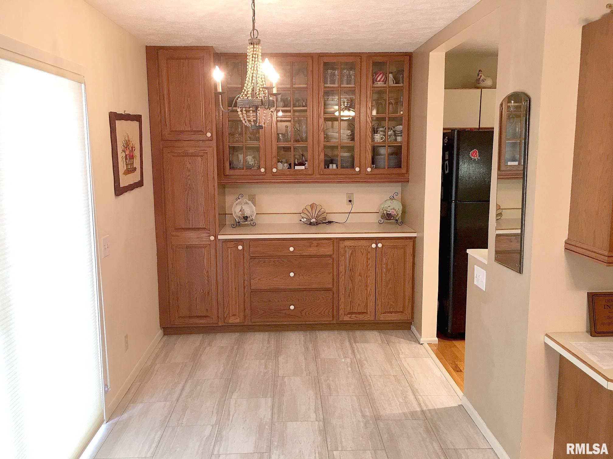 93 Country Place Springfield, IL 62703 - Photo 19 of 47