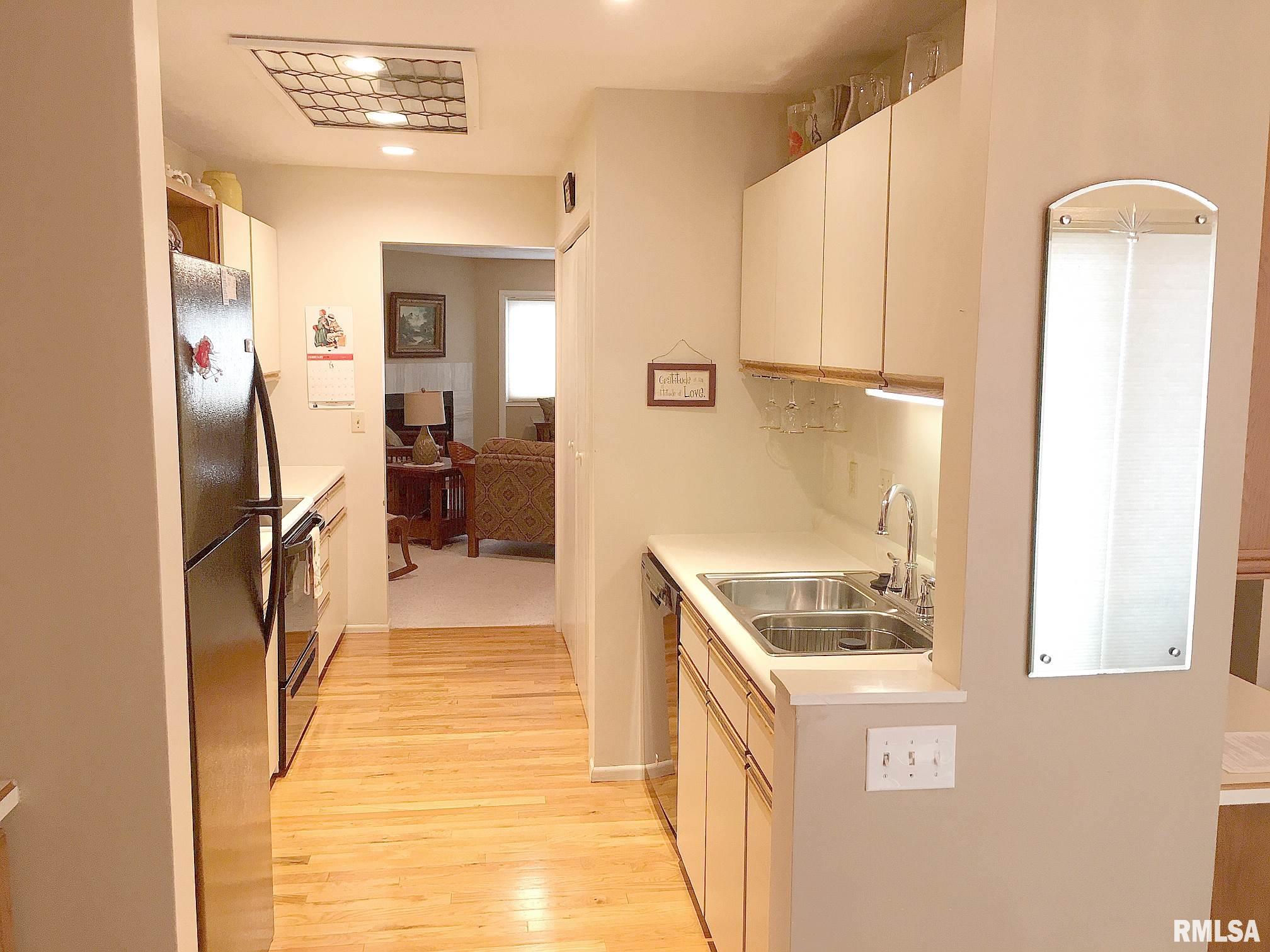 93 Country Place Springfield, IL 62703 - Photo 21 of 47