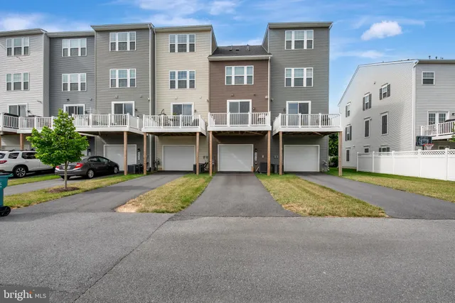 a view of an ocean with building