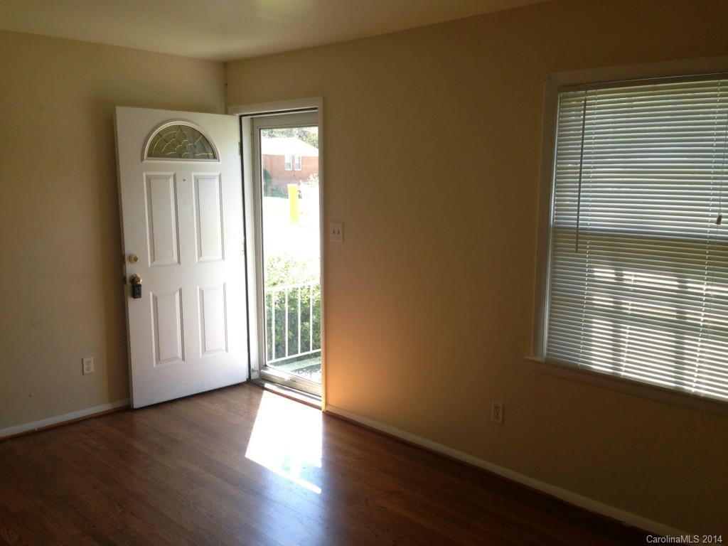 5721 Eastbrook Road Charlotte, NC 28215 - Photo 3 of 11