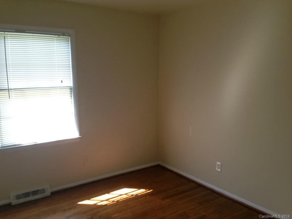 5721 Eastbrook Road Charlotte, NC 28215 - Photo 7 of 11