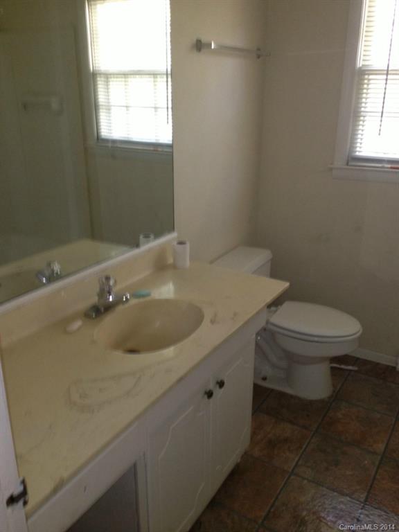 5721 Eastbrook Road Charlotte, NC 28215 - Photo 8 of 11