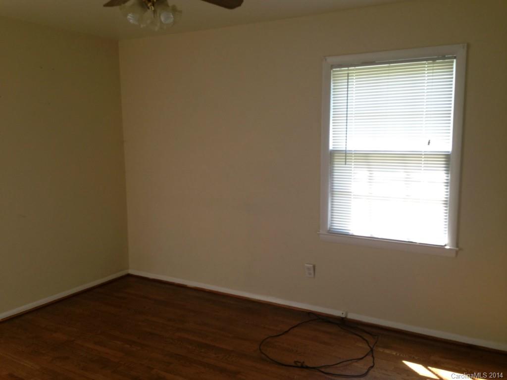 5721 Eastbrook Road Charlotte, NC 28215 - Photo 9 of 11