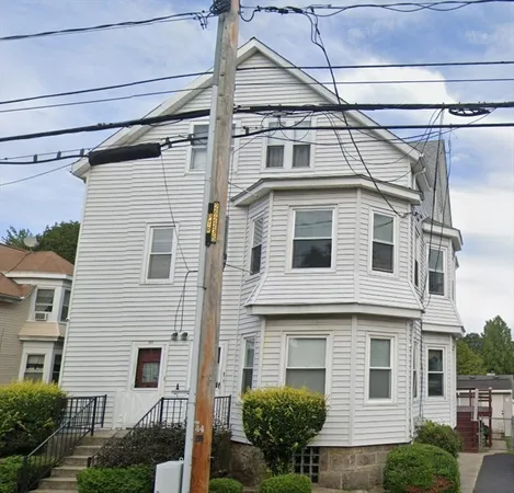 $1,650 | 968 Robeson Street, Unit 3, Fall River, MA 02720