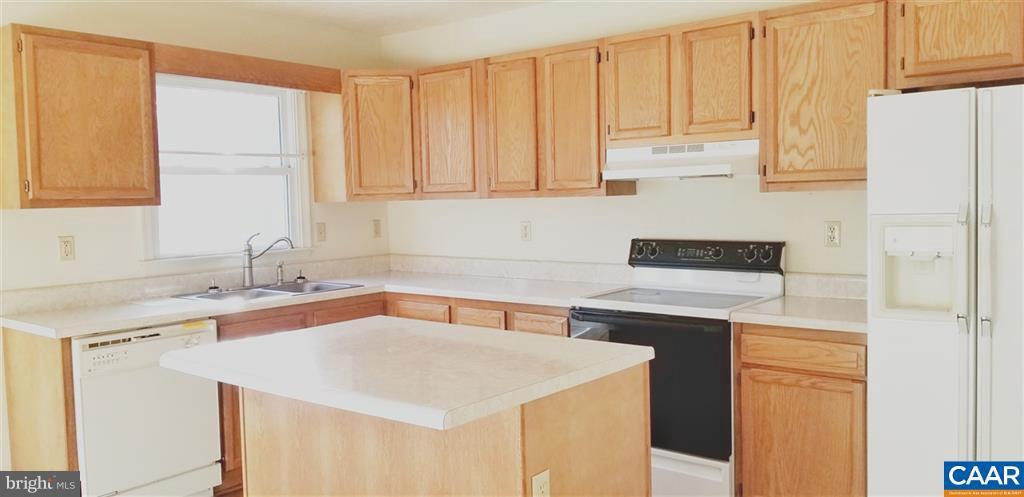 185 Ash Road Louisa, VA 23093 - Photo 7 of 26 Kitchen