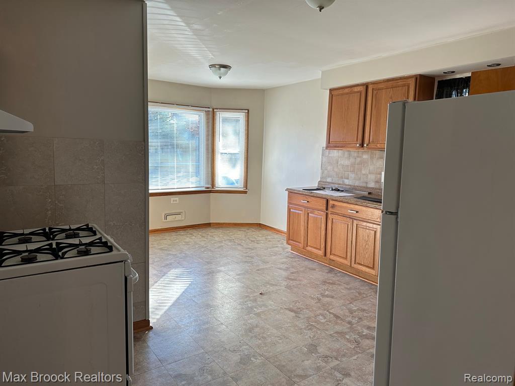 3914 West 13 Mile Road Royal Oak, MI 48073 - Photo 4 of 14