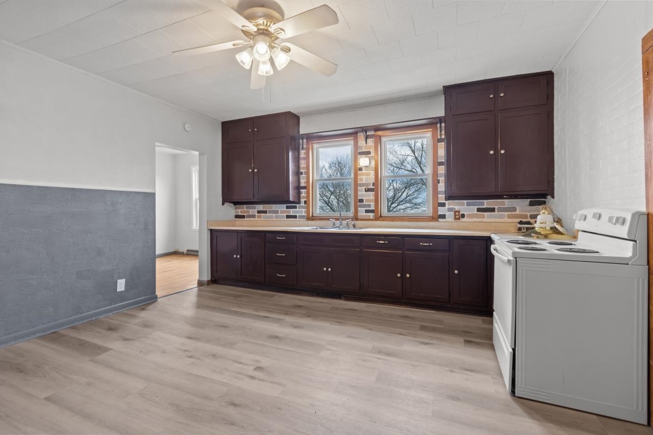 W907 Foundry Road New Holstein, WI 53061 - Photo 7 of 37