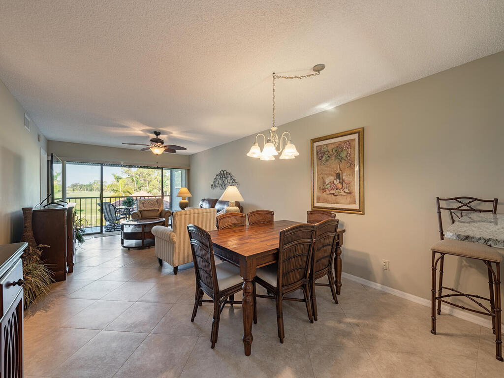 605 Augusta Boulevard, Unit 7 Naples, FL 34113 - Photo 4 of 12 605 Augusta Blvd Apt 7 Naples FL 34113 U