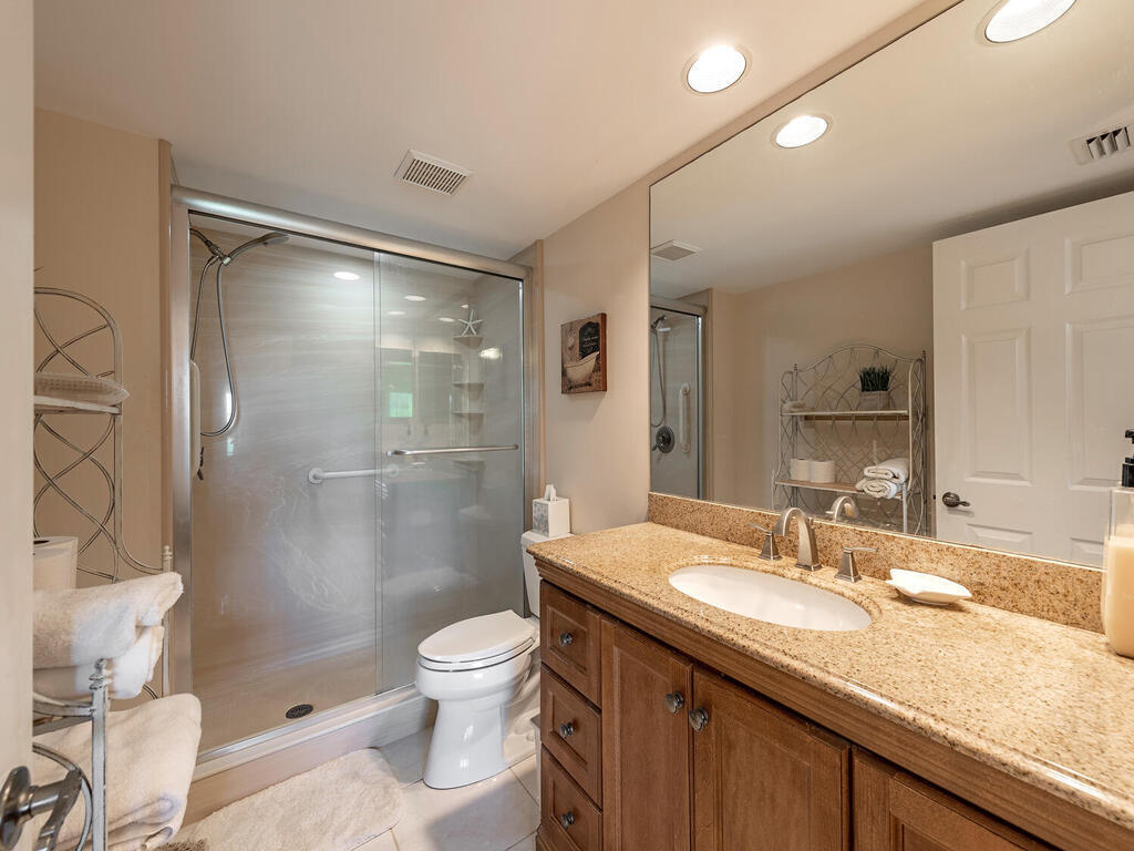 605 Augusta Boulevard, Unit 7 Naples, FL 34113 - Photo 8 of 12 605 Augusta Blvd Apt 7 Naples FL 34113 U