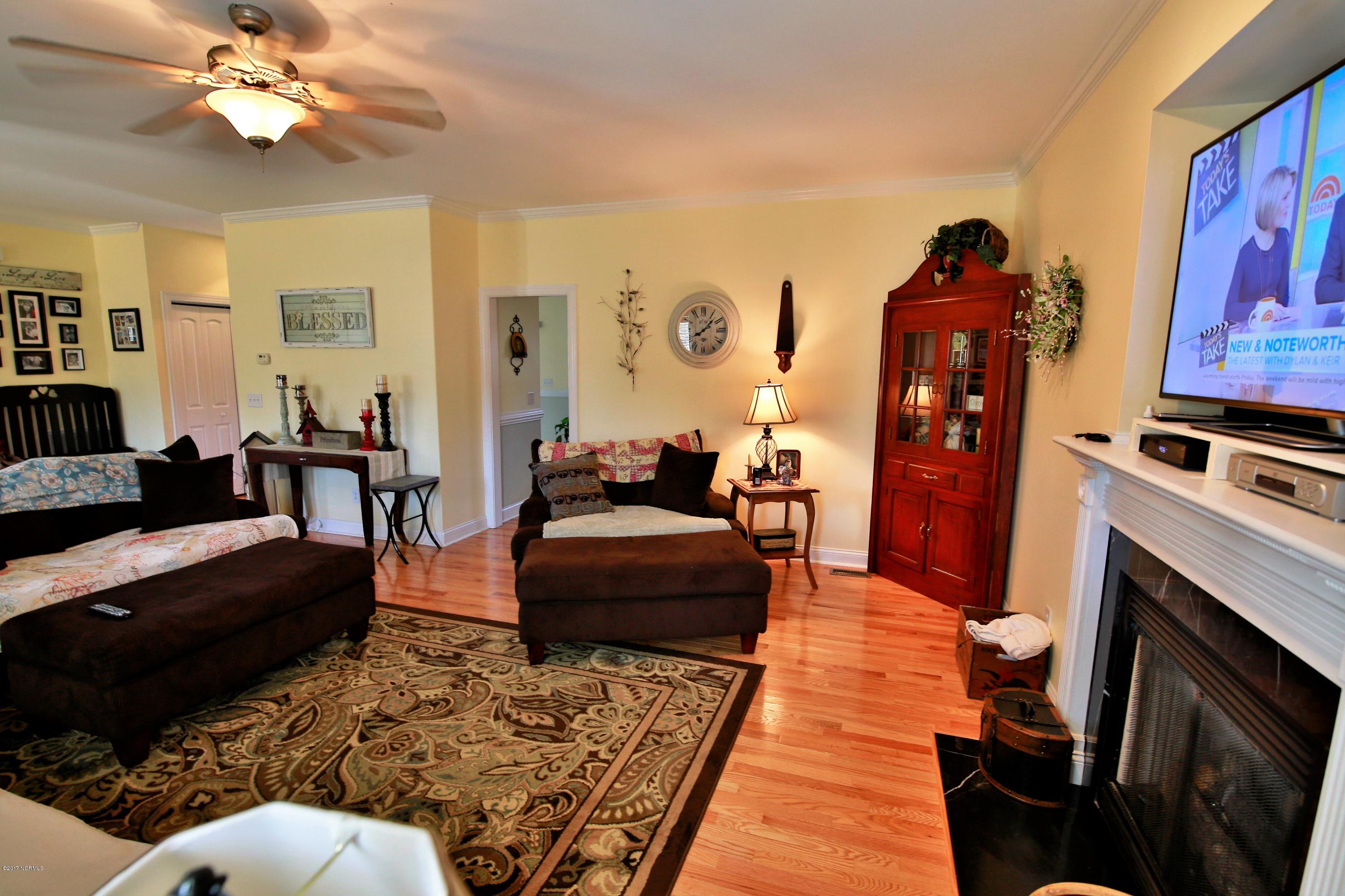 201 Brook Crossing Road Swansboro, NC 28584 - Photo 6 of 45 _P9A8962
