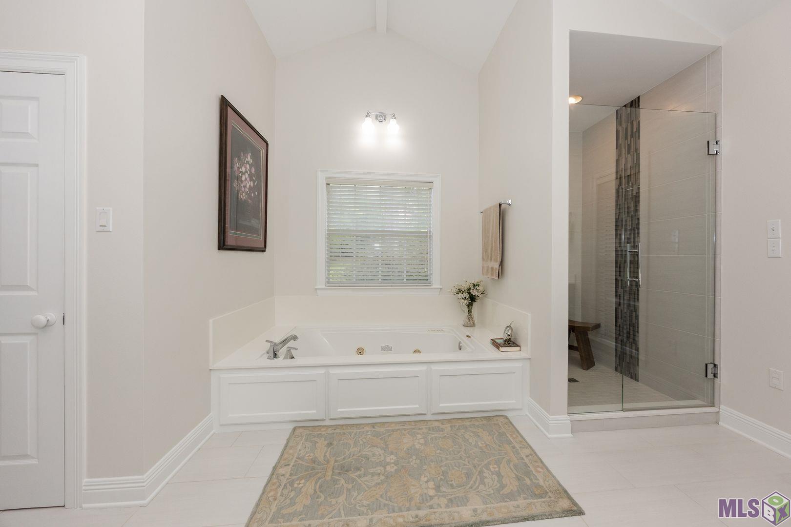 13407 North Amiss Road Baton Rouge, LA 70810 - Photo 20 of 39 Primary Bathroom