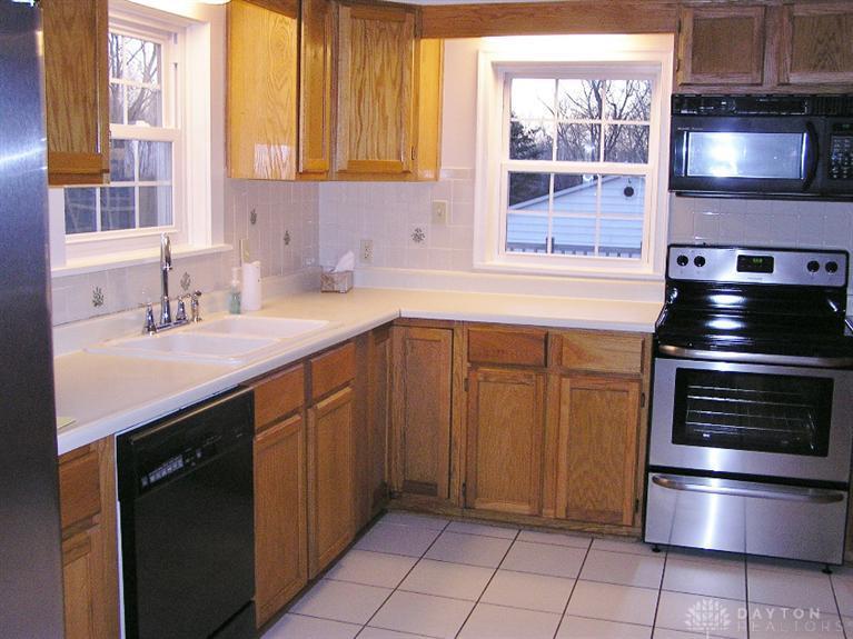 7310 Meeker Road Dayton, OH 45414 - Photo 4 of 35