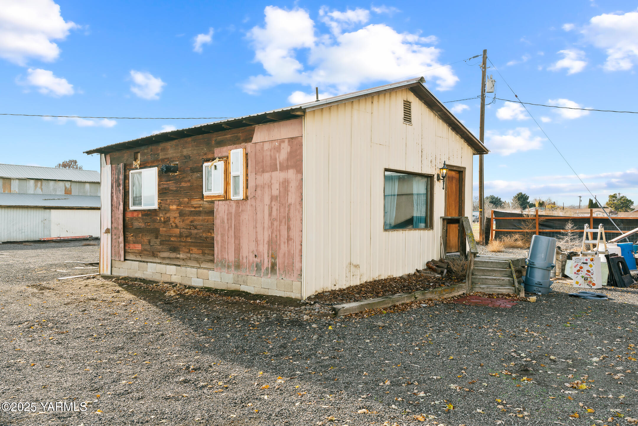 1803 Riverside Road Yakima, WA 98901 - Photo 44 of 53 a view of a house with backyard
