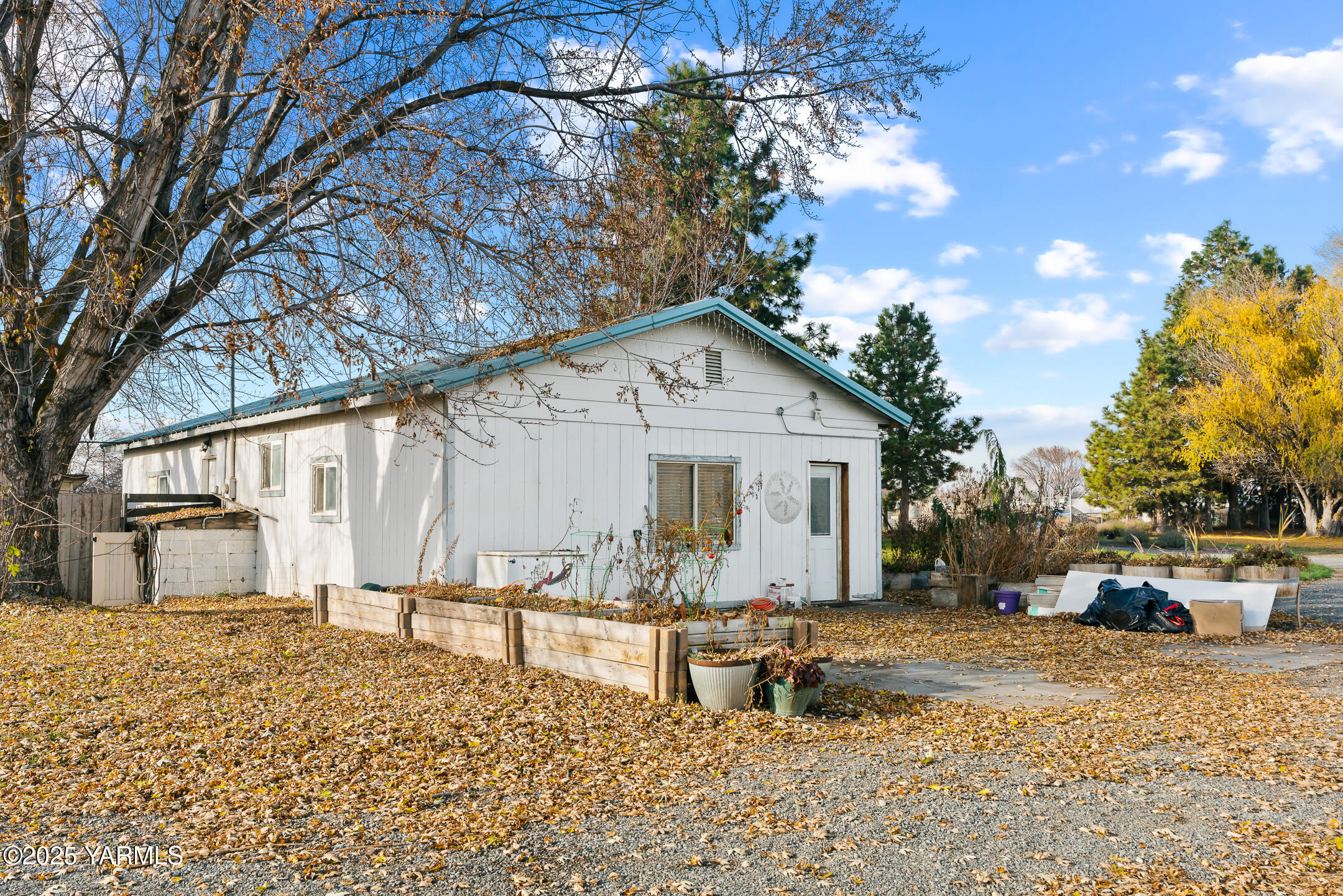 1803 Riverside Road Yakima, WA 98901 - Photo 48 of 53 a view of a house with snow on the background