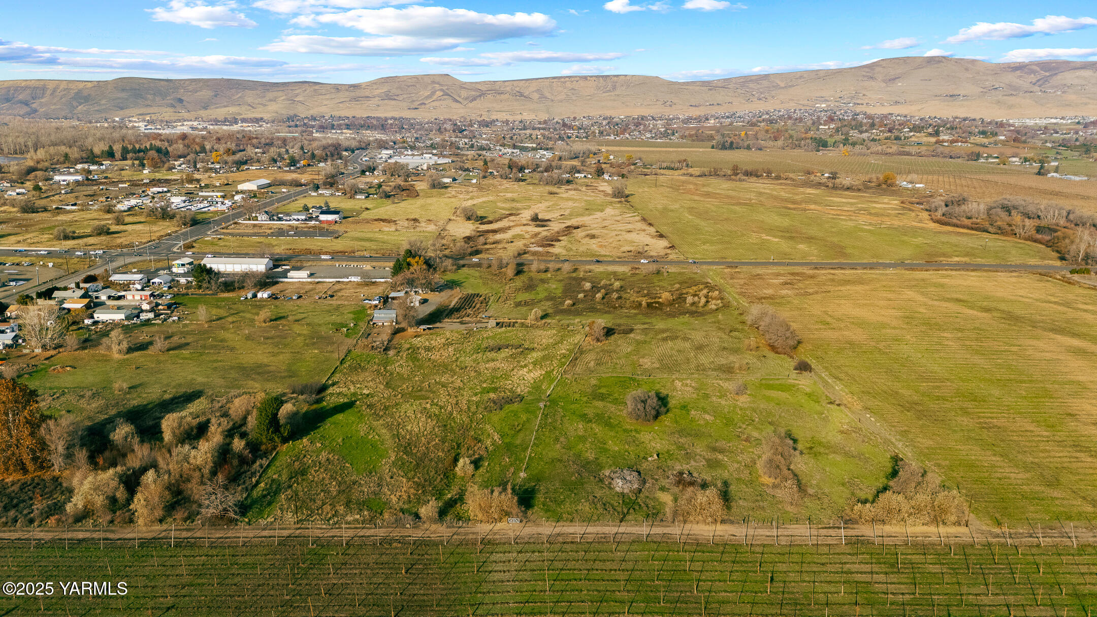 1803 Riverside Road Yakima, WA 98901 - Photo 7 of 53 a view of lake view and mountain