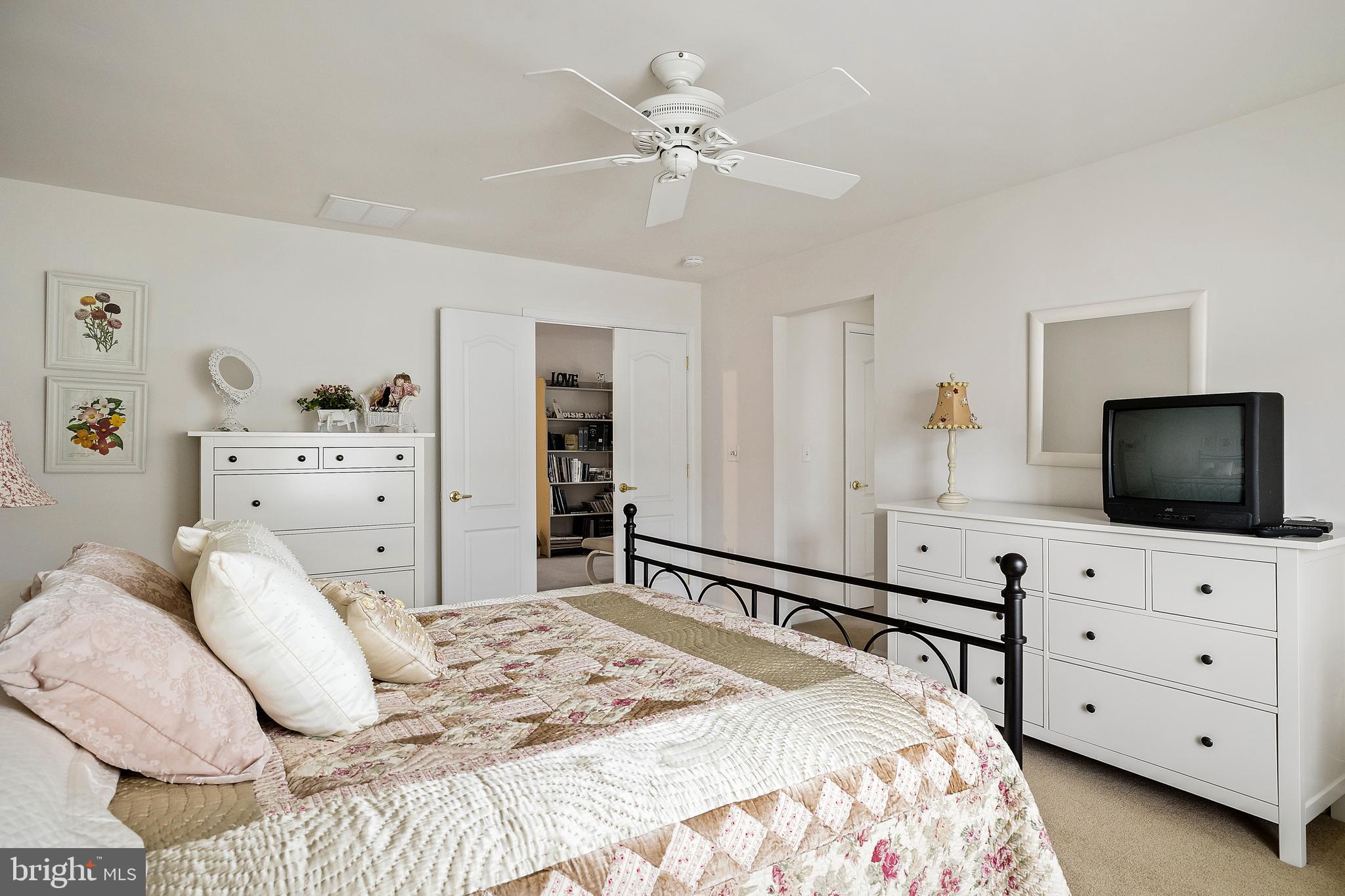 228 Hawthorne Way Delran, NJ 08075 - Photo 22 of 36 Gallery Image 22