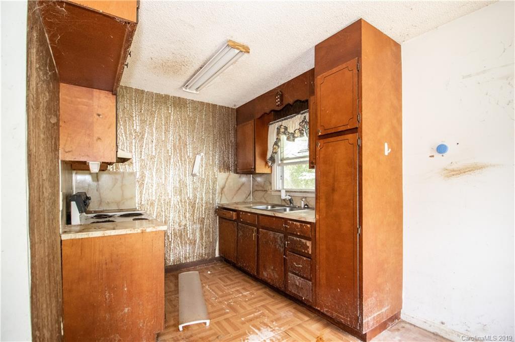 610 3rd St Place Southwest Conover, NC 28613 - Photo 4 of 8 Gallery Image 4