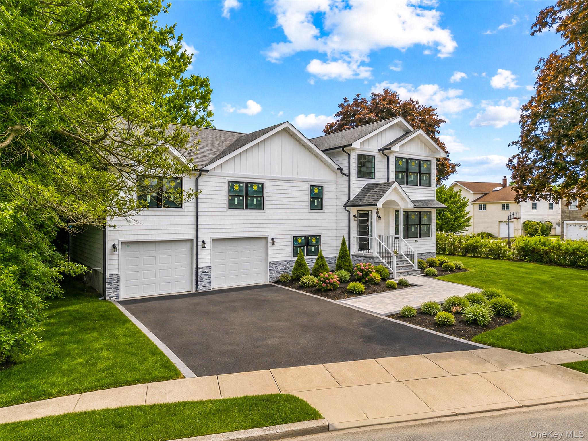 2 Circle Drive Syosset, NY 11791 - Photo 1 of 43