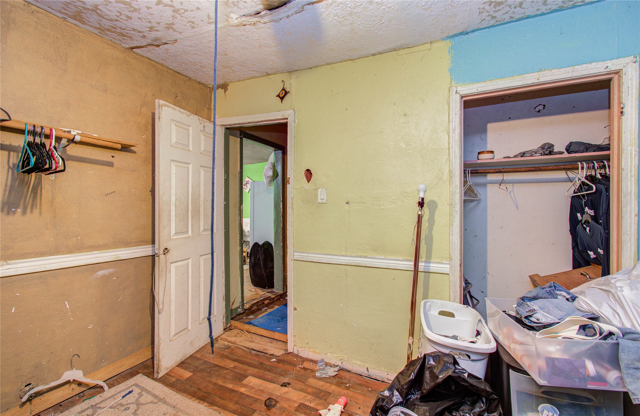 10038 Bamboo Road Houston, TX 77041 - Photo 15 of 36 a view of a room with gym equipment