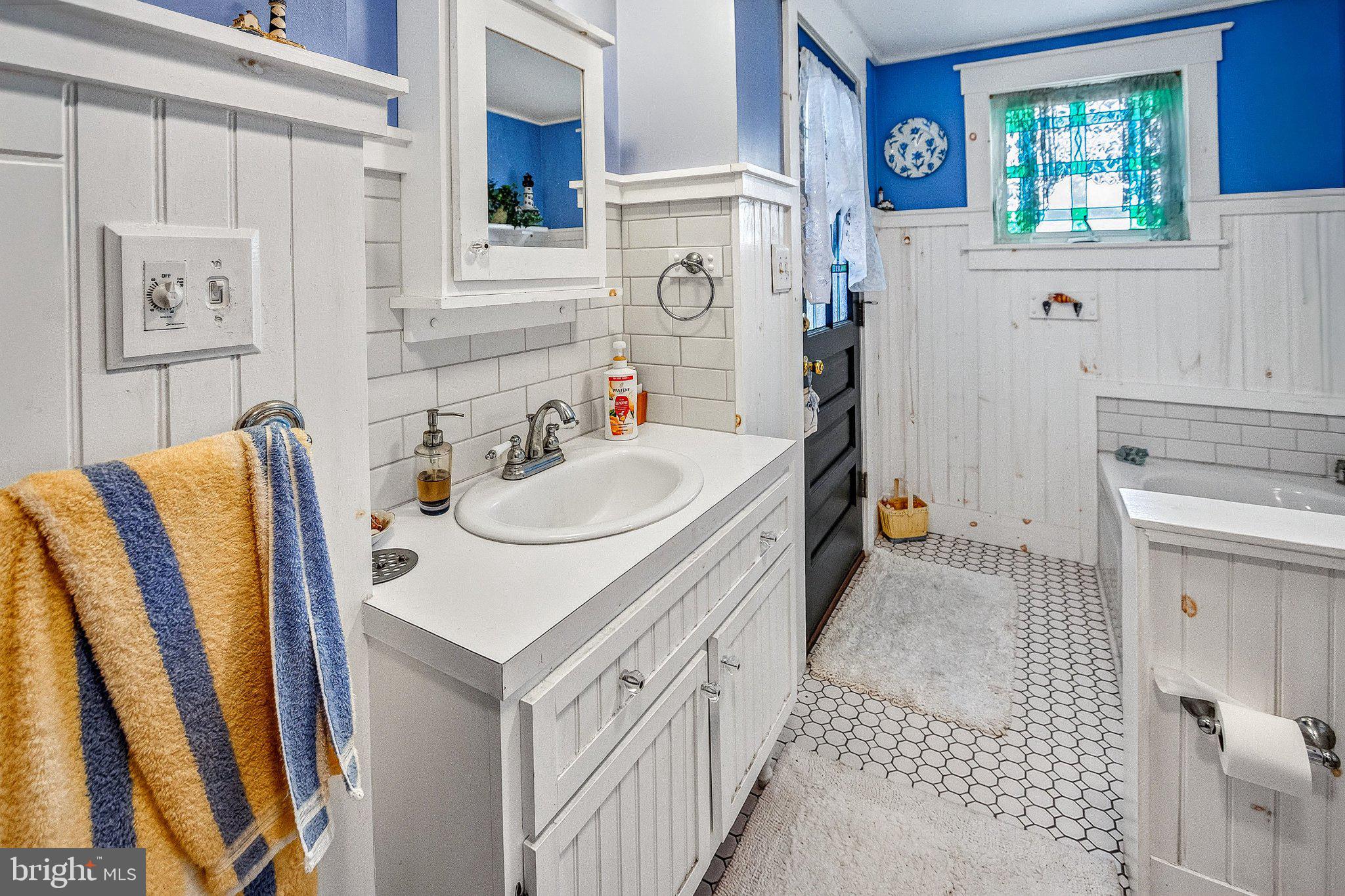 314 New Jersey Avenue Fortescue, NJ 08321 - Photo 12 of 38 Lower level hall full bath