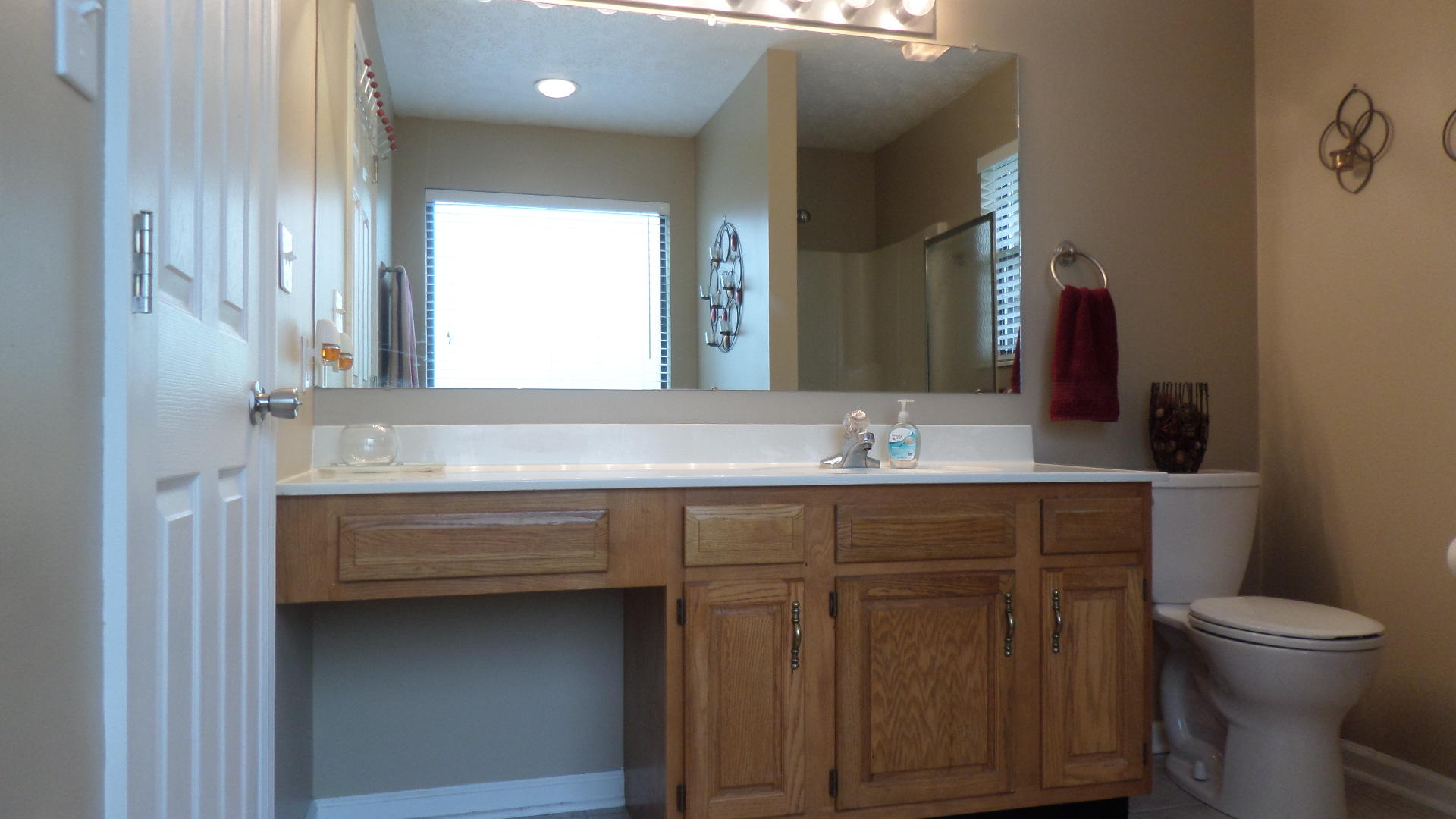 110 Capital Circle Oak Ridge, TN 37830 - Photo 8 of 25 Master Bath