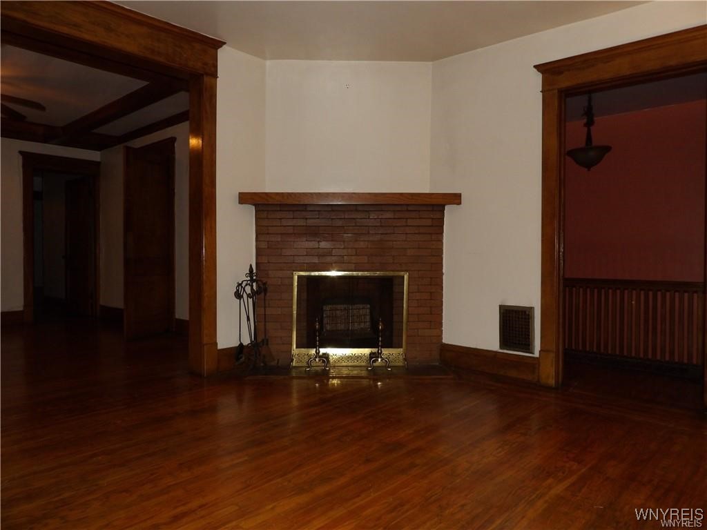 118 Butler Avenue Buffalo, NY 14208 - Photo 13 of 19 2nd unit living room