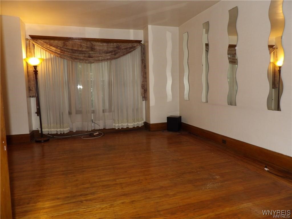118 Butler Avenue Buffalo, NY 14208 - Photo 16 of 19 2nd floor living room