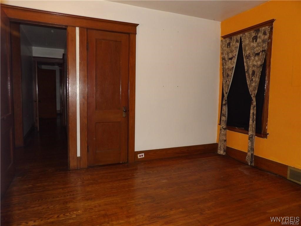 118 Butler Avenue Buffalo, NY 14208 - Photo 17 of 19 2nd floor living room