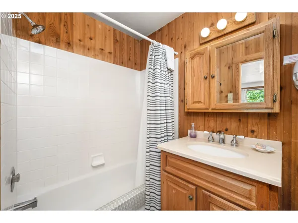 $449,000 | 54444 McKenzie River Drive, Blue River, OR 97413