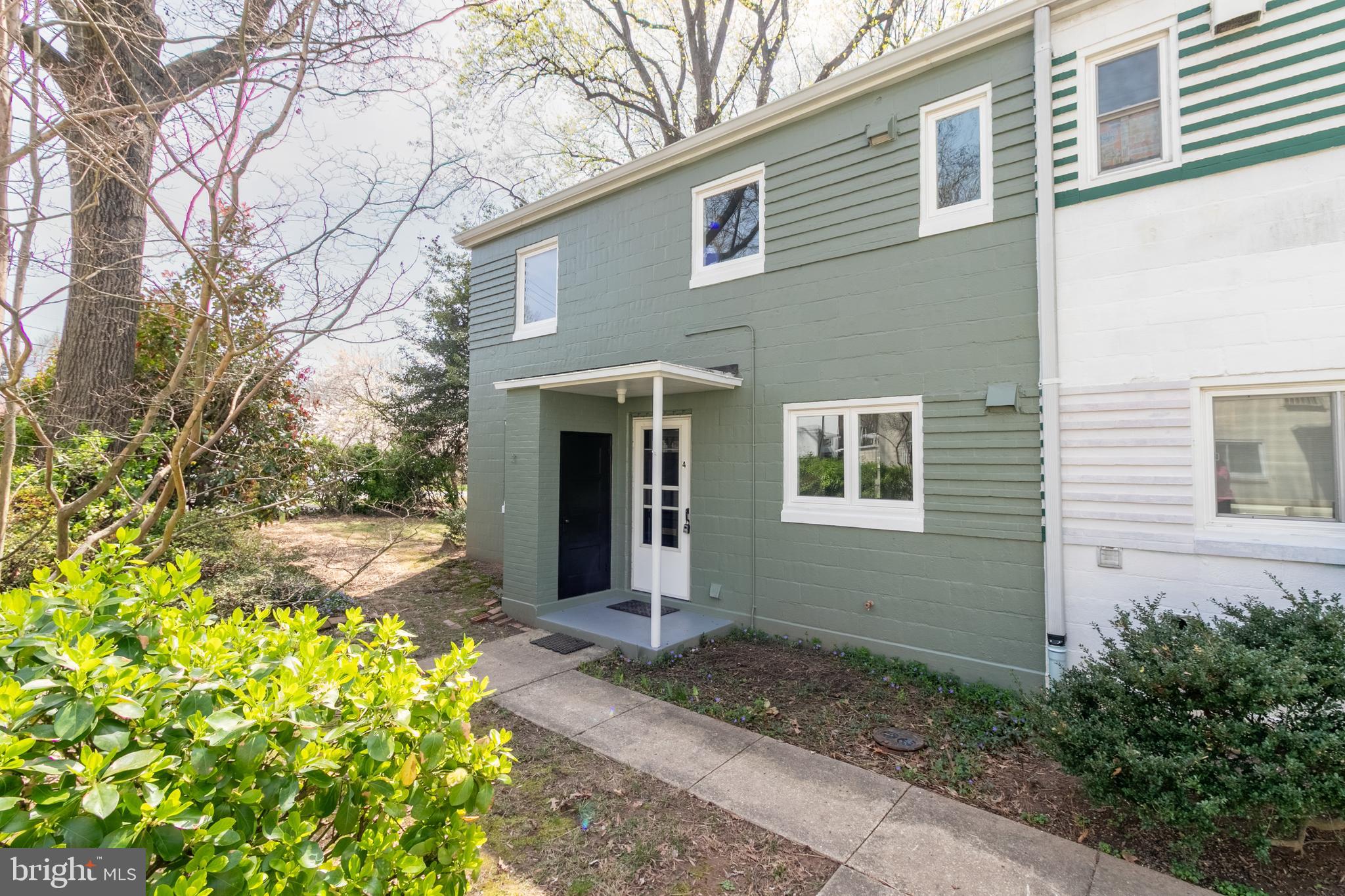 4 Ridge Road Greenbelt, MD 20770 - Photo 2 of 33