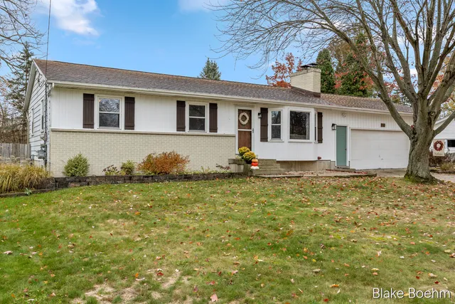 $375,000 | 640 Summerset Drive, Jenison, MI 49428