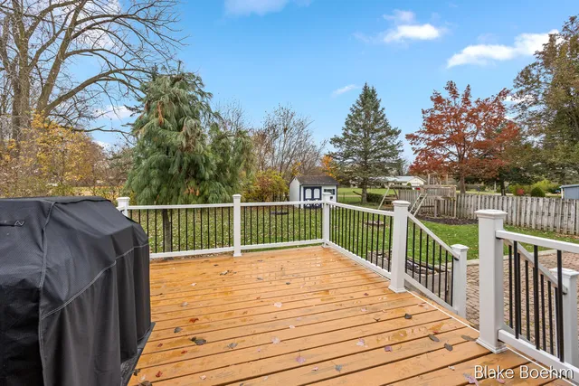 $375,000 | 640 Summerset Drive, Jenison, MI 49428