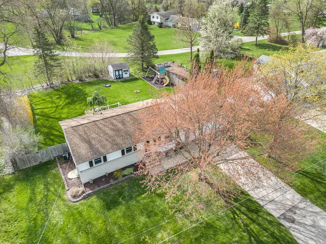 $375,000 | 640 Summerset Drive, Jenison, MI 49428