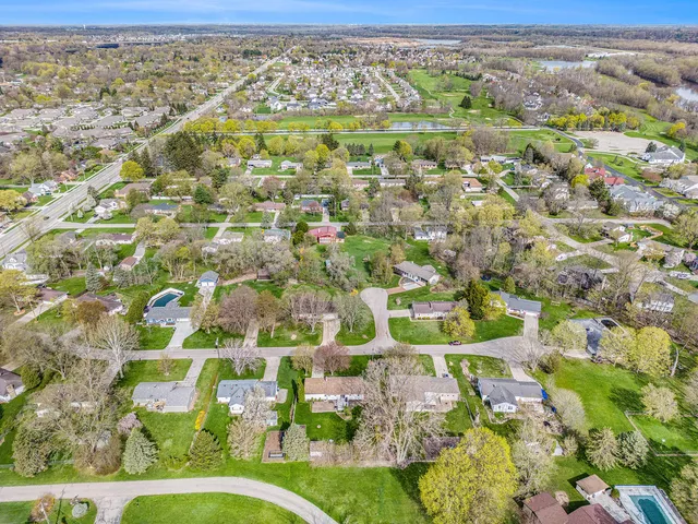 $375,000 | 640 Summerset Drive, Jenison, MI 49428