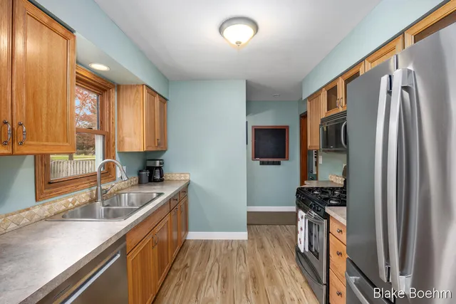 $375,000 | 640 Summerset Drive, Jenison, MI 49428