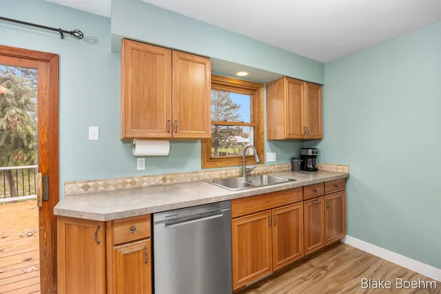 $375,000 | 640 Summerset Drive, Jenison, MI 49428