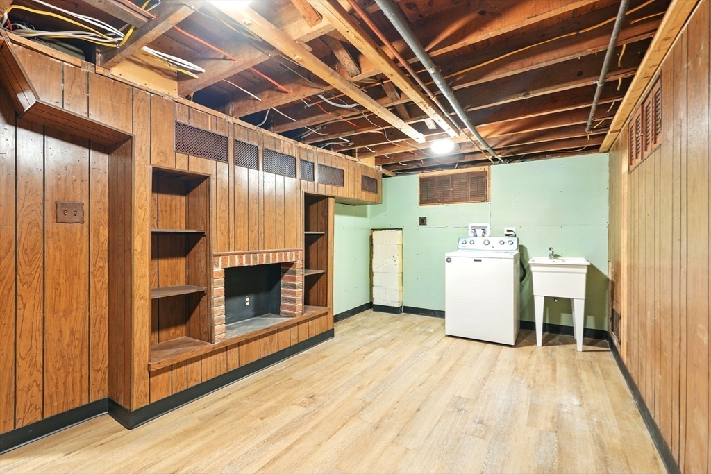 132 Nelson Street West Springfield, MA 01089 - Photo 32 of 36