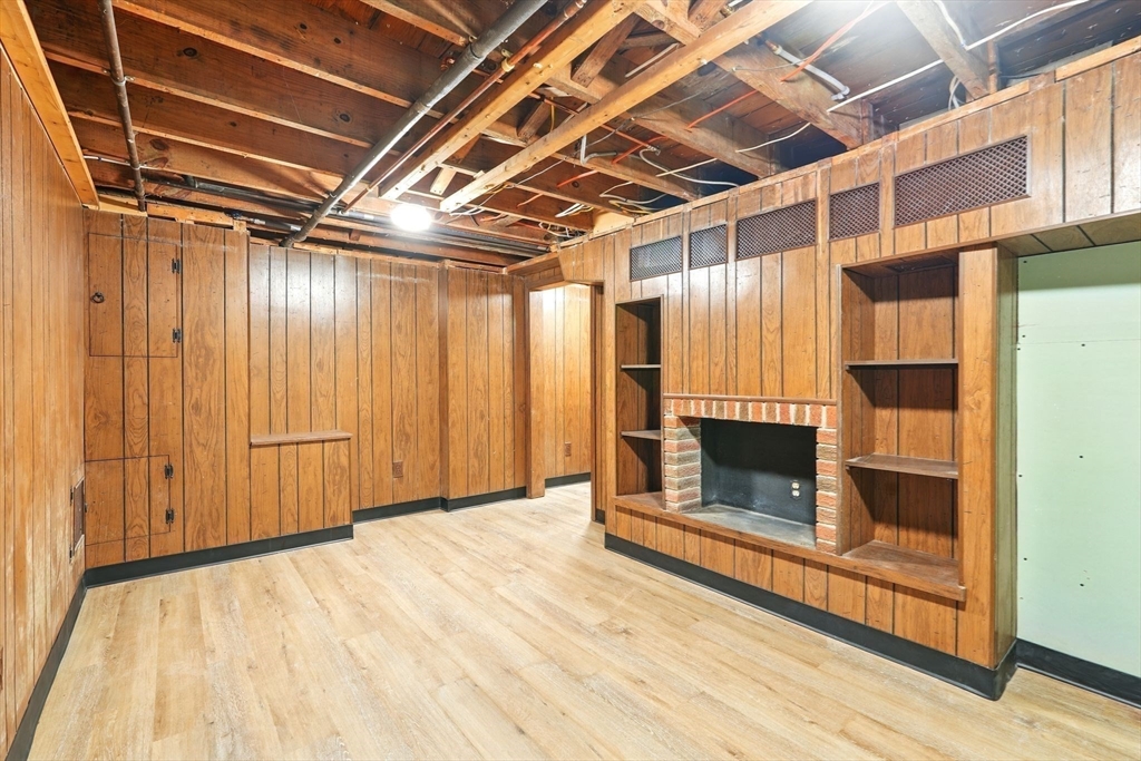 132 Nelson Street West Springfield, MA 01089 - Photo 33 of 36