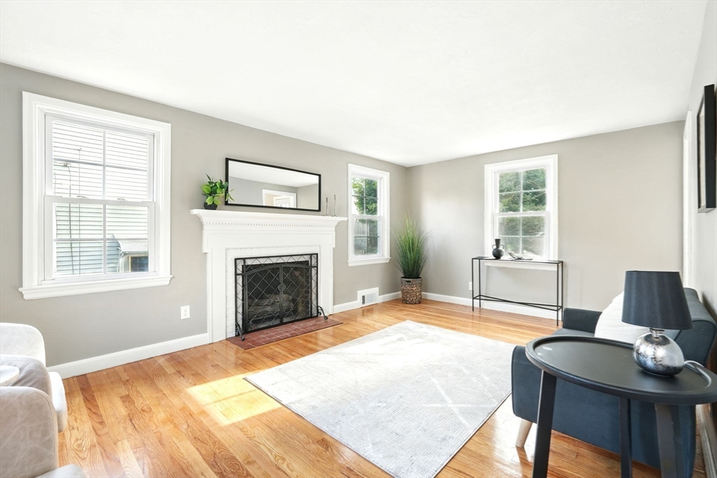 132 Nelson Street West Springfield, MA 01089 - Photo 8 of 36