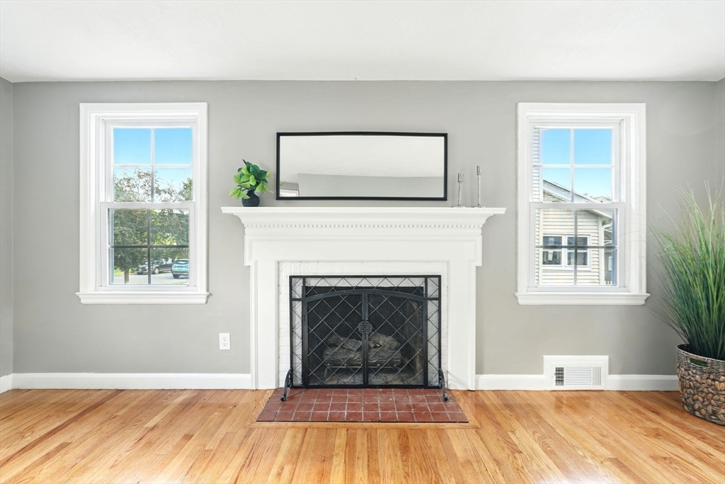 132 Nelson Street West Springfield, MA 01089 - Photo 9 of 36