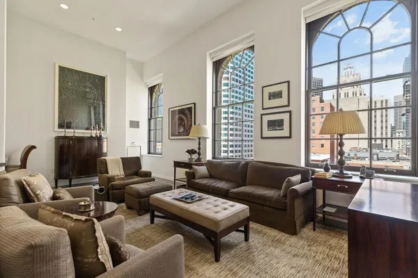 $7,600 | 530 Atlantic Avenue, Unit 702, Boston, MA 02210