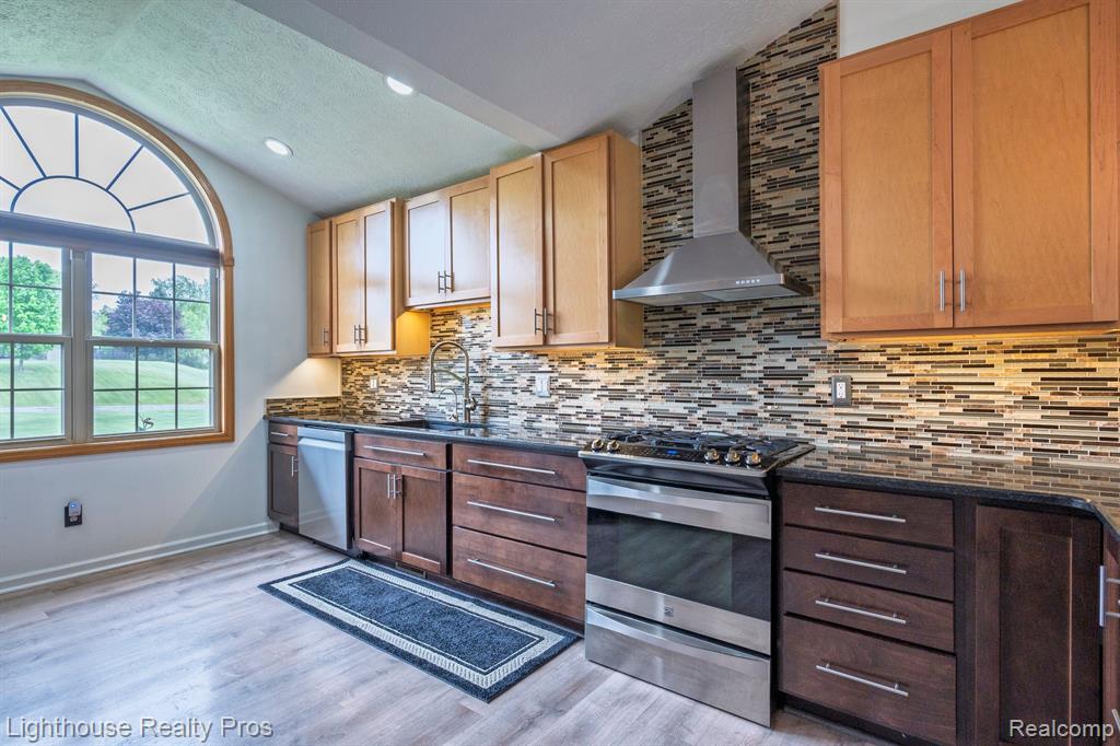 2363 Sundance Ridge Howell, MI 48843 - Photo 14 of 45